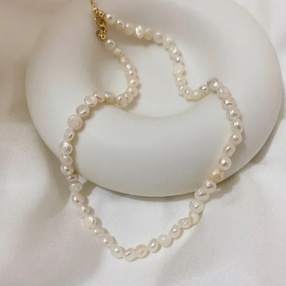 Jewelry - Nwt gummy bear pearl necklace
